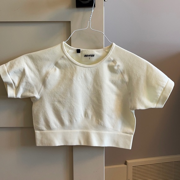 Bo and Tee Cream crop tee - Picture 2 of 3